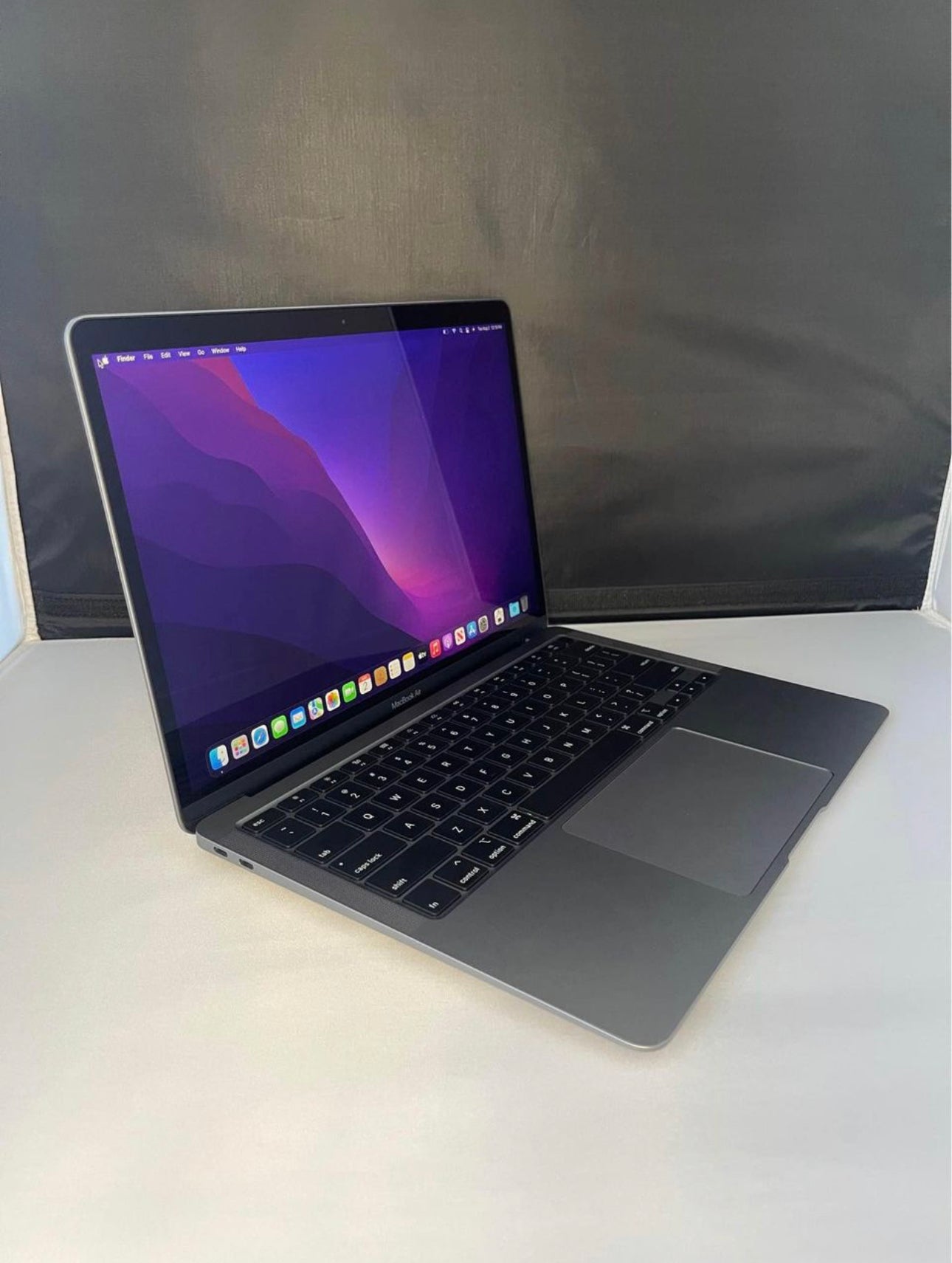 Apple MacBook Air (2020, Like New)
