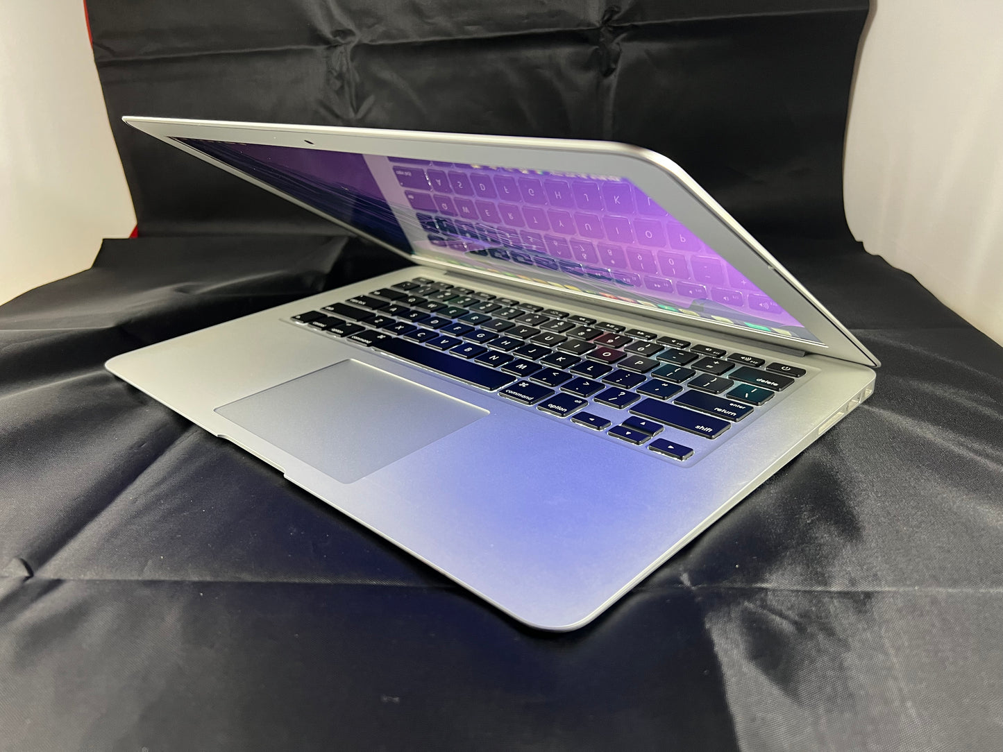 Apple MacBook Air (13-Inch)