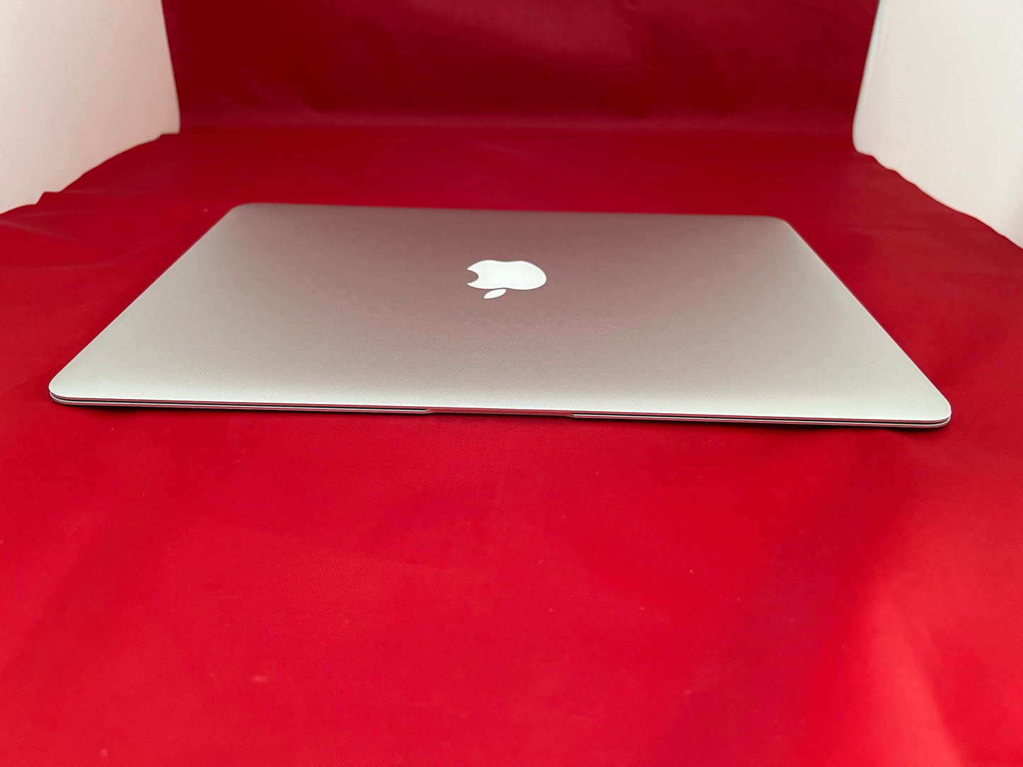 Apple MacBook Air (i7, 8GB, 256GB)