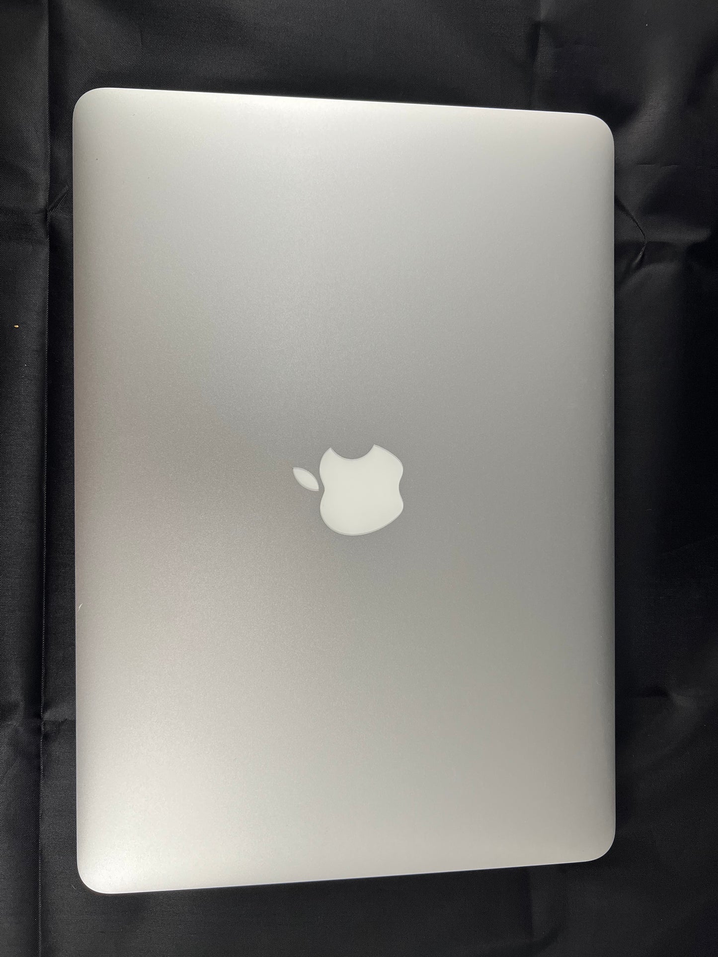 Apple MacBook Air (13-Inch, 8GB, 256GB)