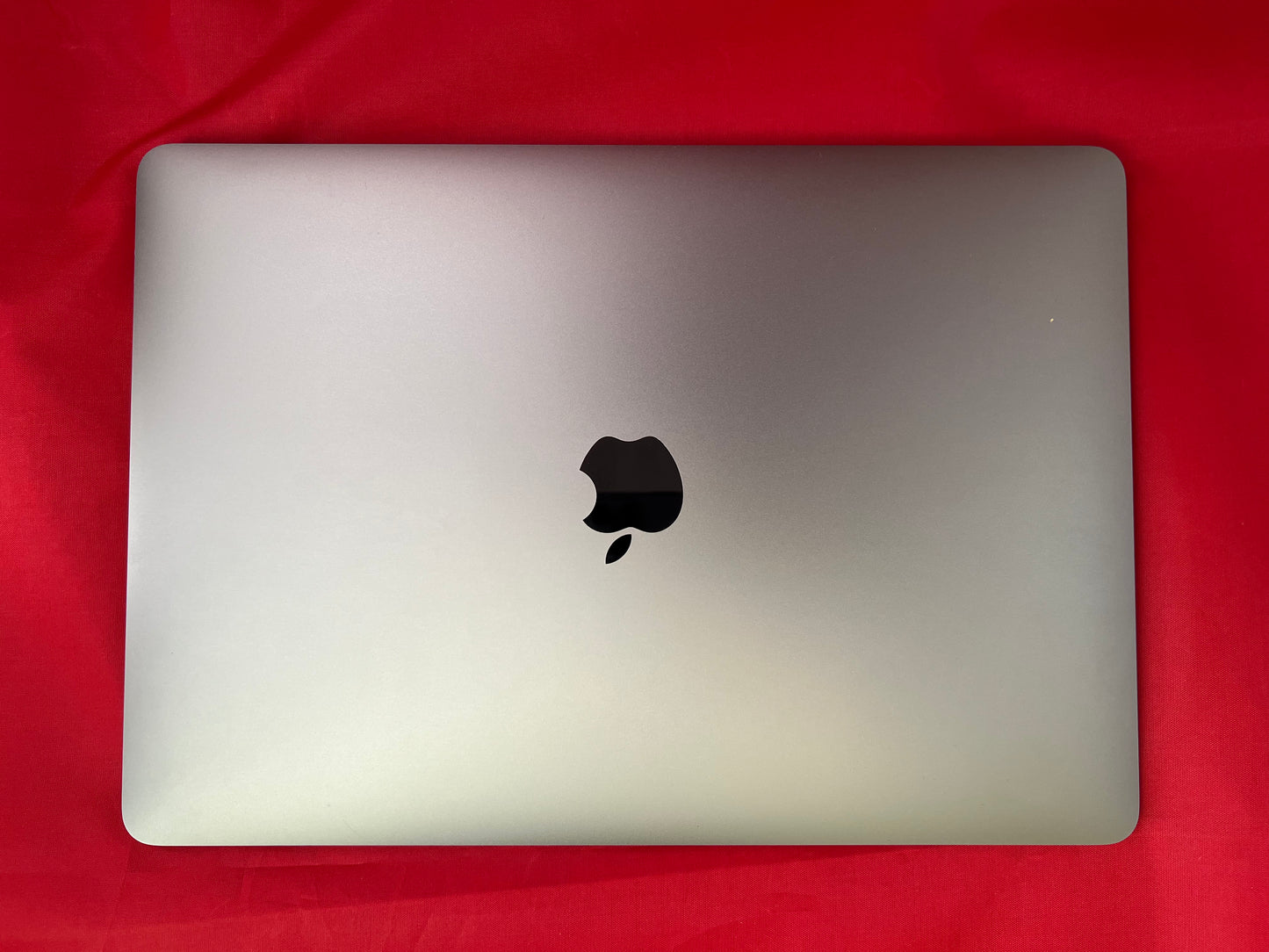 Apple MacBook Air (2020, like new)