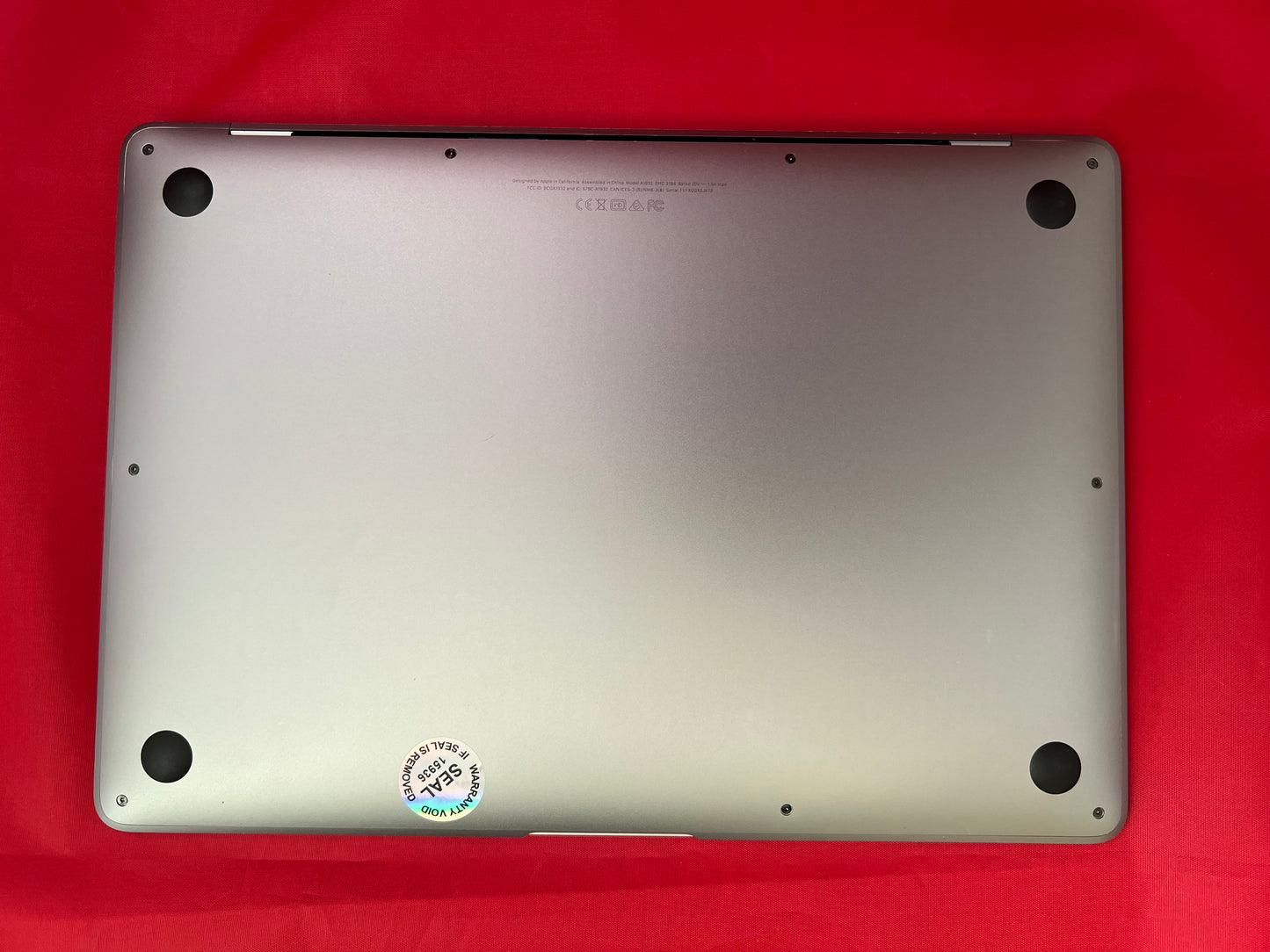 Apple MacBook Air (2020, like new)