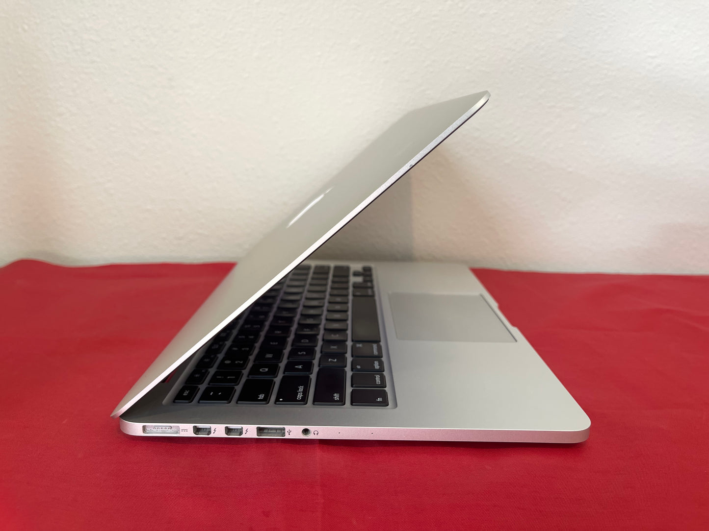 MacBook Pro 13” (8GB, 256SSD) 🔥NEAR MINT🔥90 DAYS WARRANTY🔥