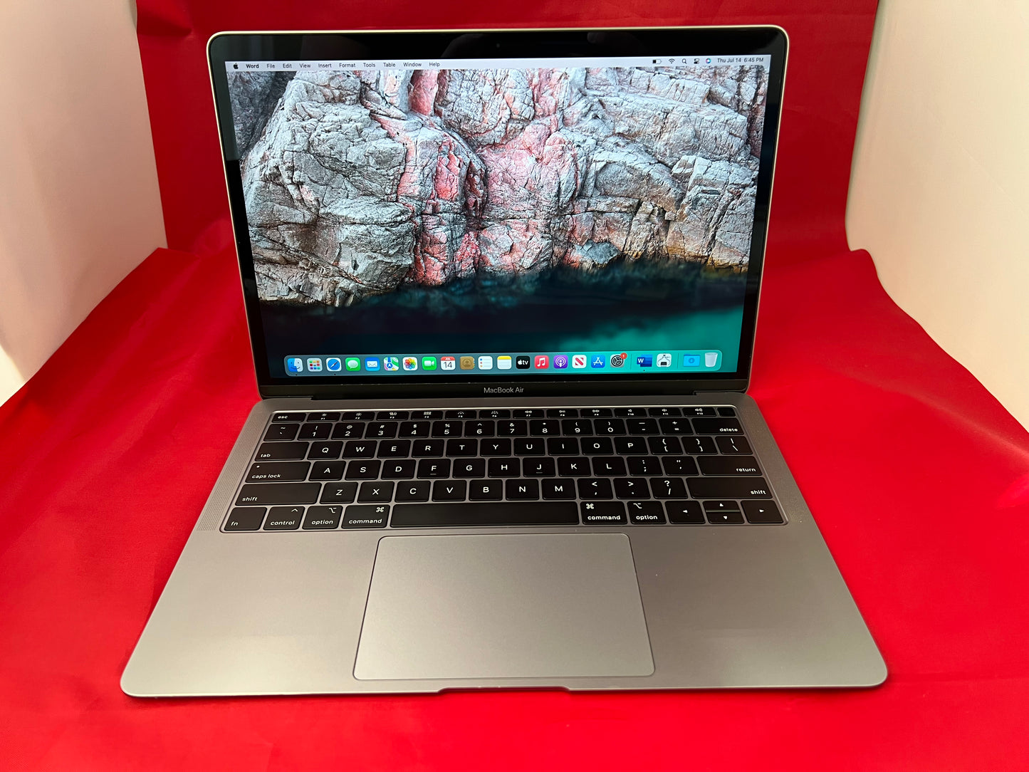 Apple MacBook Air (2020, like new)