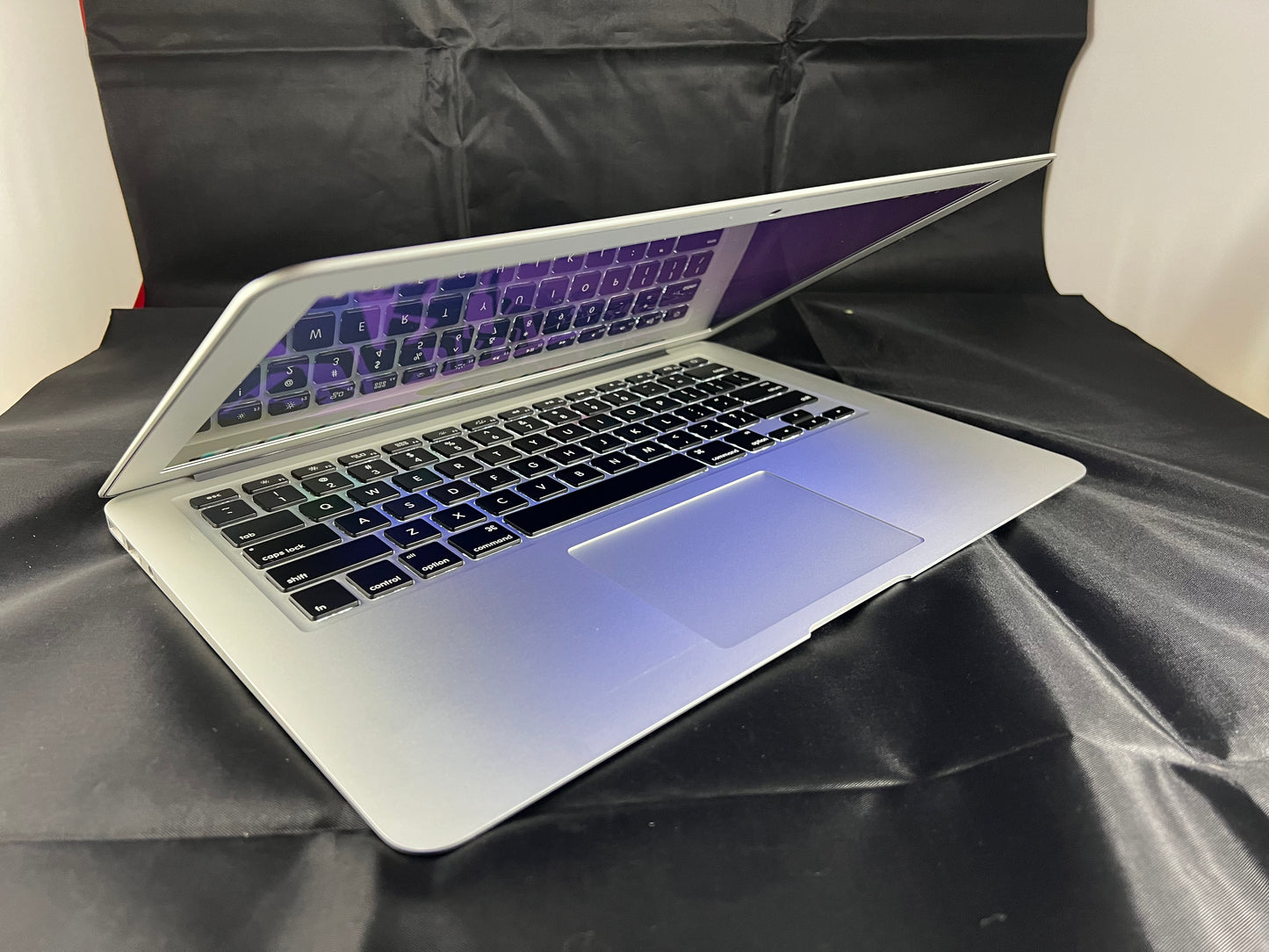 Apple MacBook Air (13-Inch)