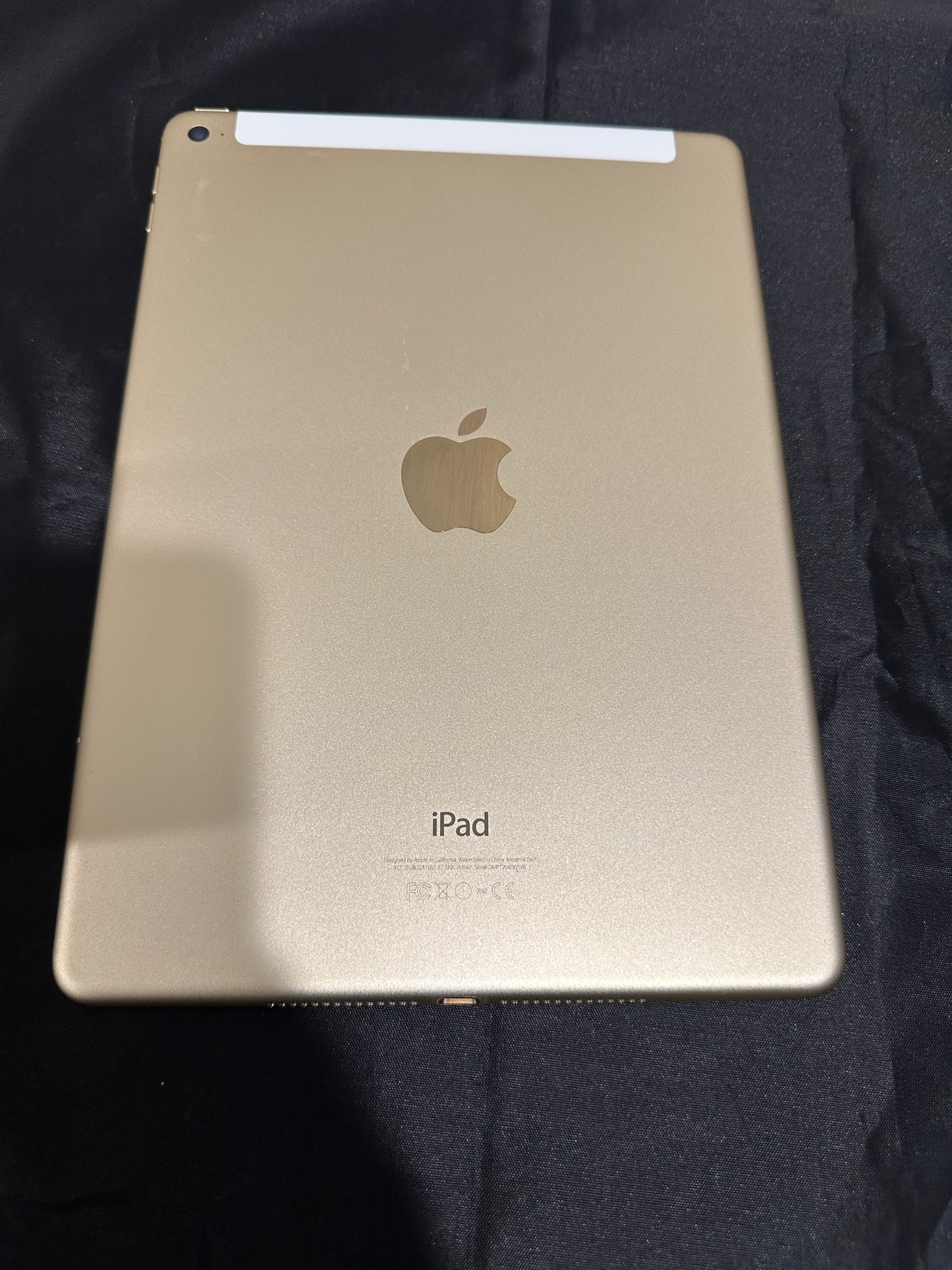 Apple iPad Air (Gold color, 128GB)