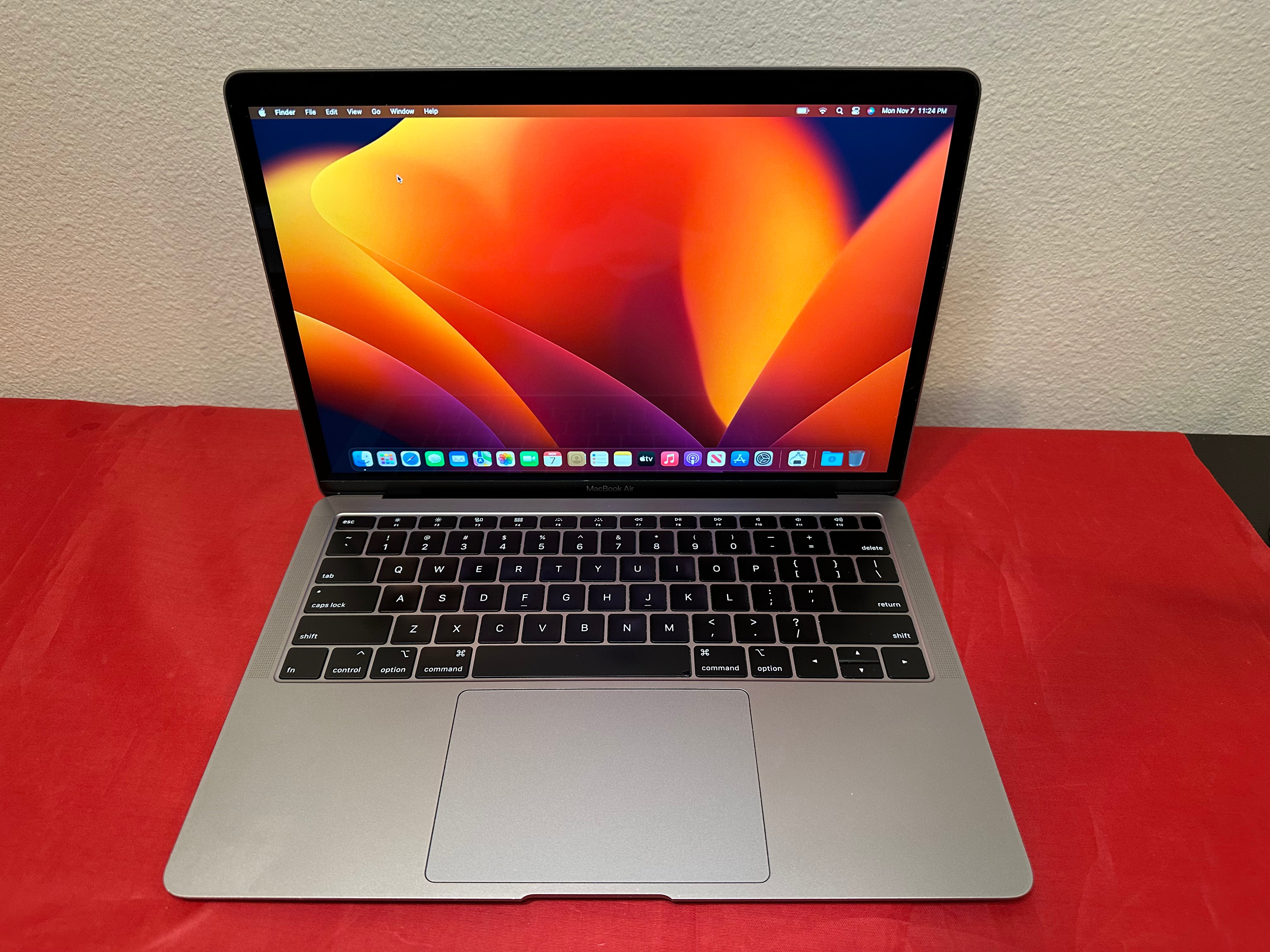 MacBook本体 APPLE MacBook Air MACBOOK AIR MC8K4J/A Apple MacBook Air 13.6インチ Liquid Retinaディスプレイ Late