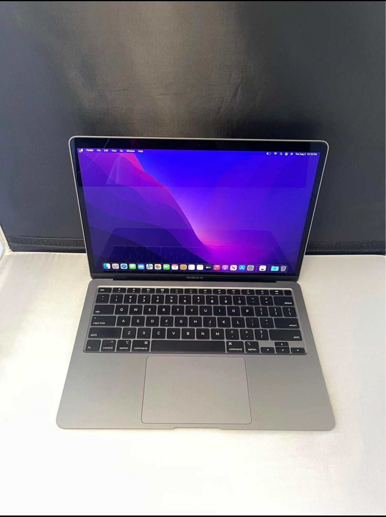 Apple MacBook Air (2020, Like New)